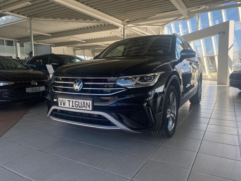 Gebraucht VW Tiguan Allspace Elegance 200 PS (147 kW) 2022 Deepblackperleffekt SUV