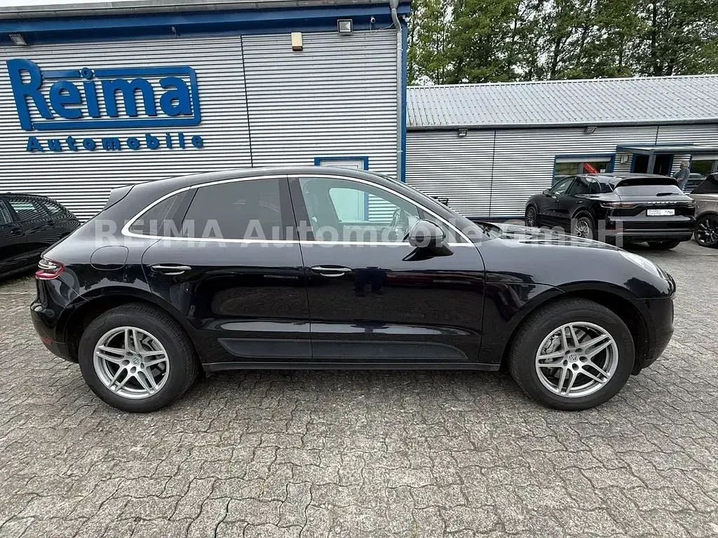 Gebraucht Porsche Macan 258 PS (189 kW) 2014 Tiefschwarzmetallic SUV