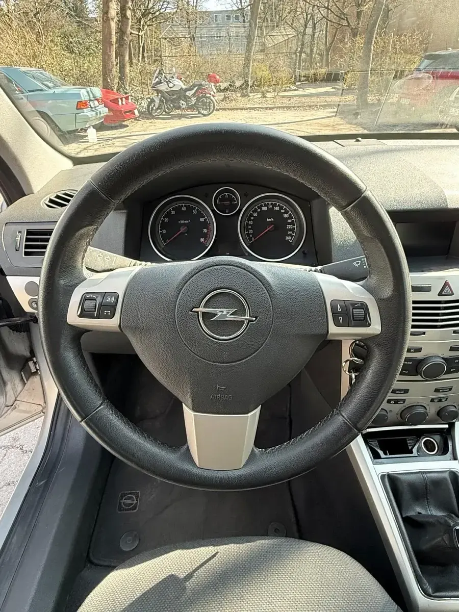 Gebraucht Opel Astra 116 PS (85 kW) 2007 Grau Limousine