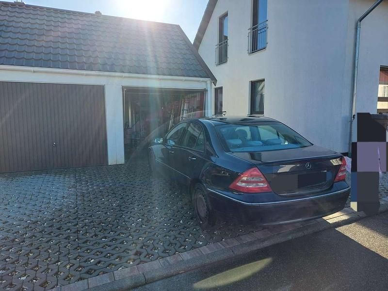 Gebraucht Mercedes C200 Elegance 163 PS (119 kW) 2003 Blau Limousine