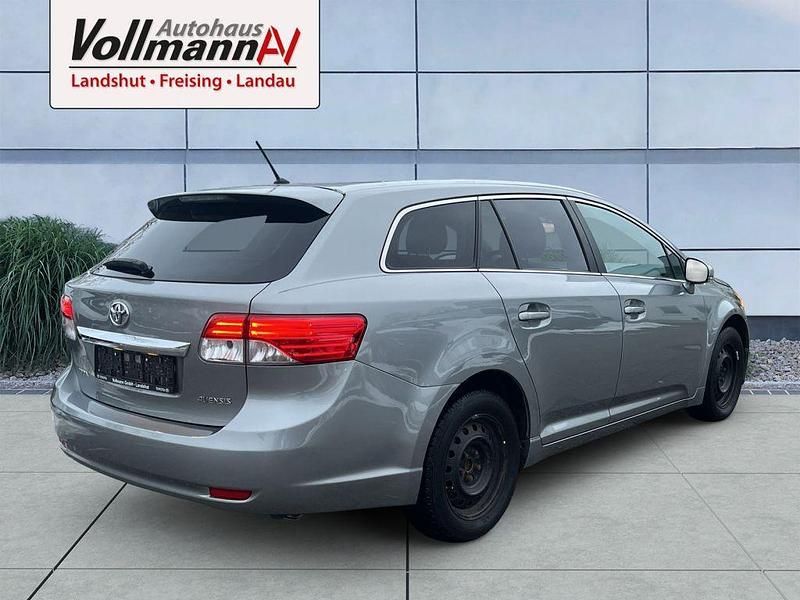 Gebraucht Toyota Avensis Edition 147 PS (108 kW) 2015 Silber Kombi