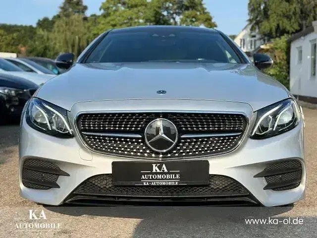 Gebraucht Mercedes E220 AMG line 194 PS (142 kW) 2018 Silber