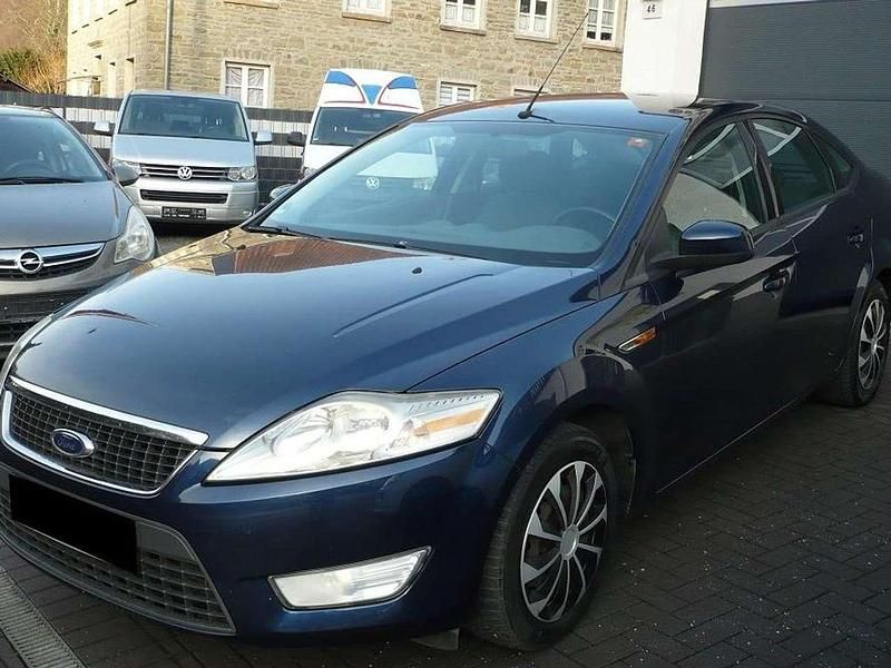 Gebraucht Ford Mondeo 140 PS (102 kW) 2010 Blau Limousine