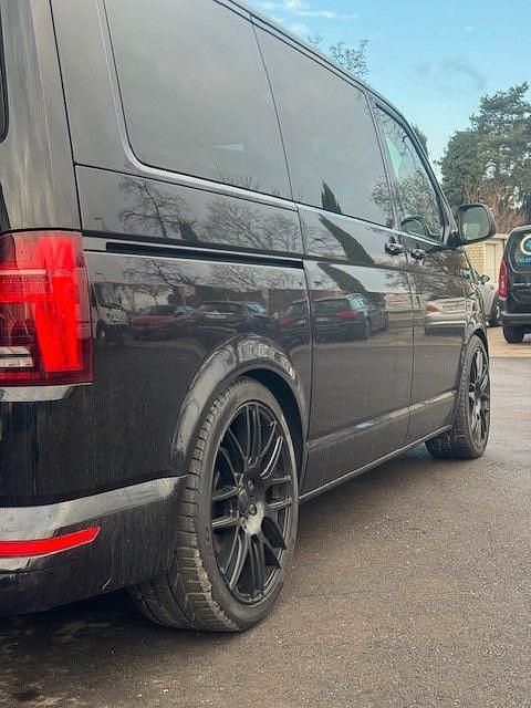 Gebraucht VW Multivan 204 PS (150 kW) 2021 Schwarz Van