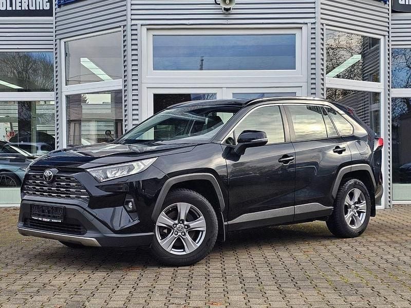 Grau Gebraucht 2022 Toyota RAV4 Team SUV | 24.900 € (Fairer Preis) - Bild 1/4