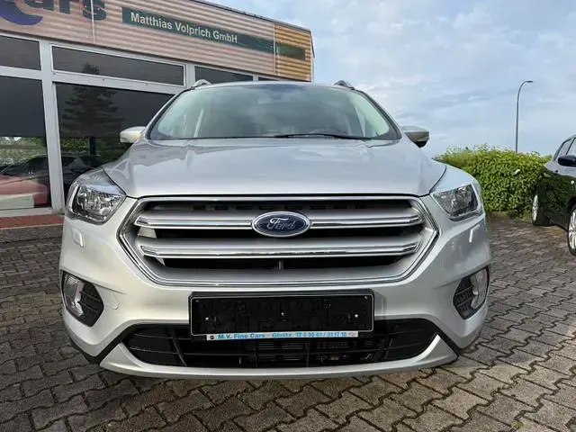Gebraucht Ford Kuga Trend 120 PS (88 kW) 2018 Silber SUV