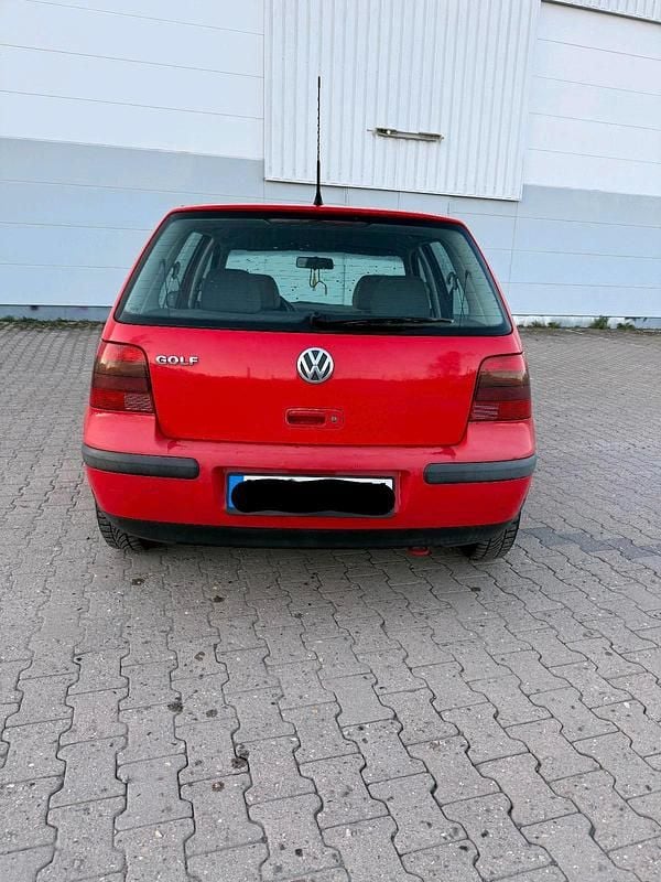 Second-hand VW Golf IV 75 CP (55 kW) 2000 Roșu Hatchback