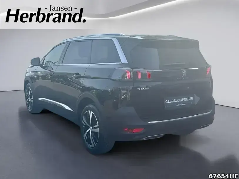Gebraucht Peugeot 5008 136 PS (100 kW) 2024 Lackierung schwarz perla nera/ SUV