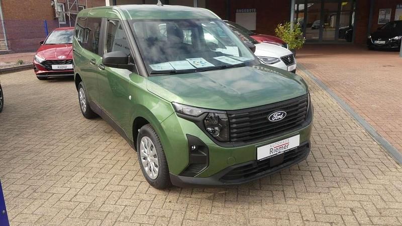 Neu Ford Tourneo Courier Trend 125 PS (91 kW) 2025 Green bursting metallic Van / Kleinbus