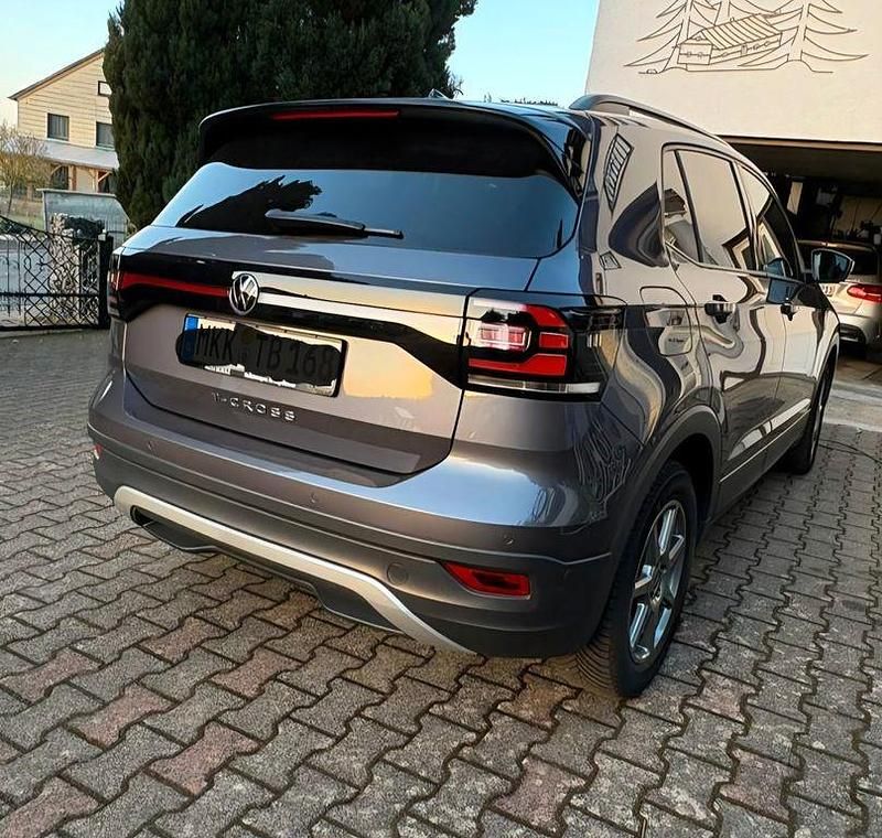 Gebraucht VW T-Cross Active 95 PS (69 kW) 2022 Grau SUV