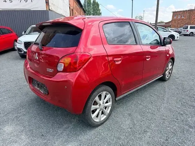 Gebraucht Mitsubishi Space Star 80 PS (58 kW) 2013 Rot Van / Kleinbus