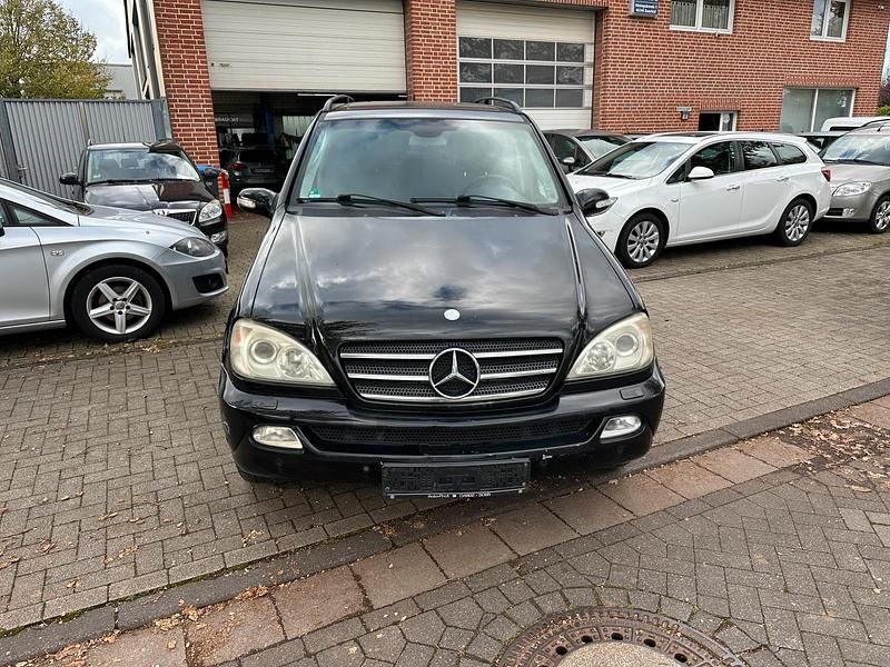 Second-hand Mercedes ML270 2003 Negru SUV