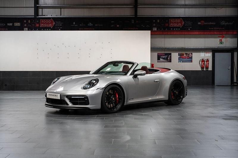 Grau Gebraucht 2023 Porsche 911 Carrera GTS Cabrio | 180.000 € (Teuer) - Bild 1/4