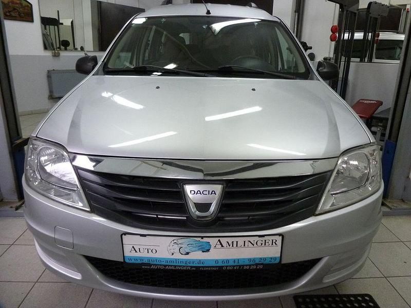 Gebraucht Dacia Logan Lauréate 105 PS (77 kW) 2009 Silber Limousine
