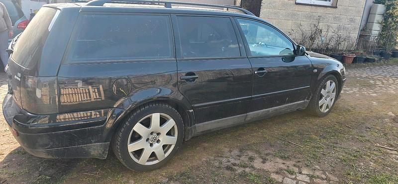 Second-hand VW Passat 193 CP (141 kW) 2000 Negru Break