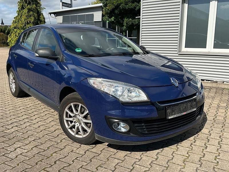Blau Gebraucht 2013 Renault Mégane III Limousine | 3.499 € (Superpreis) - Bild 1/4