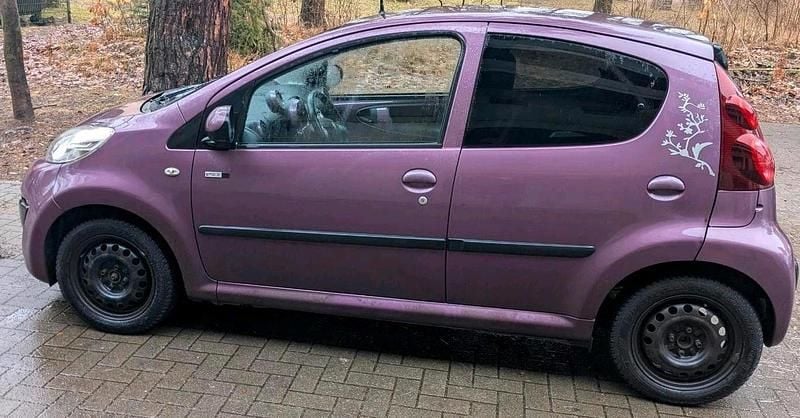 Gebraucht Peugeot 107 68 PS (50 kW) 2013 Violet Kleinwagen
