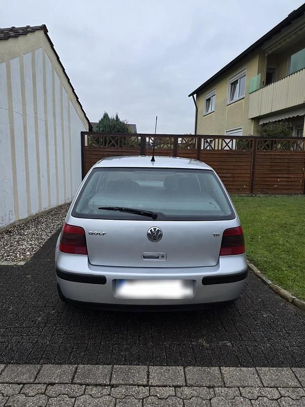 Gebraucht VW Golf IV 102 PS (75 kW) 2001 Silber Limousine