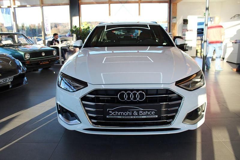 Używany Audi A4 Advanced 204 KM (150 kW) 2023 Biały Kombi
