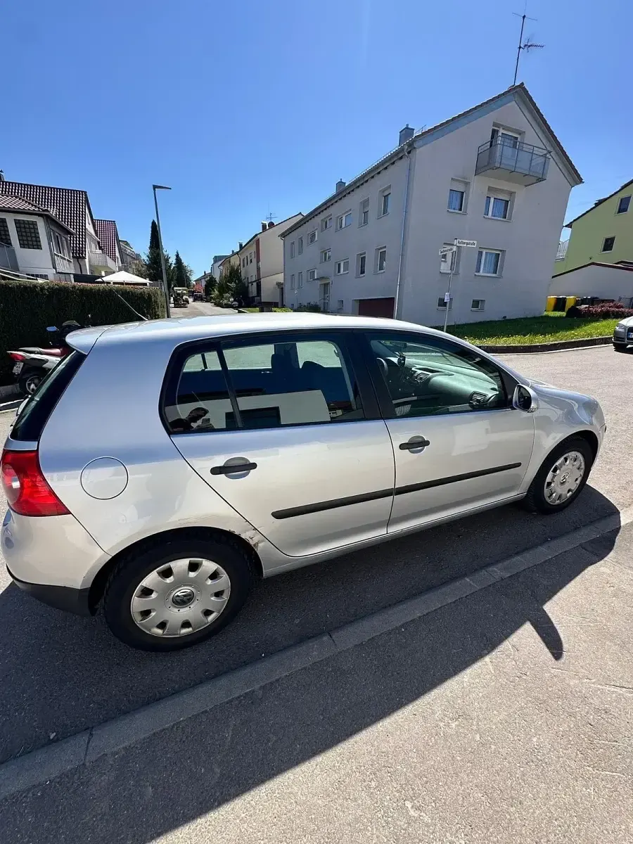 Gebraucht VW Golf V 105 PS (77 kW) 2005 Grau Kleinwagen