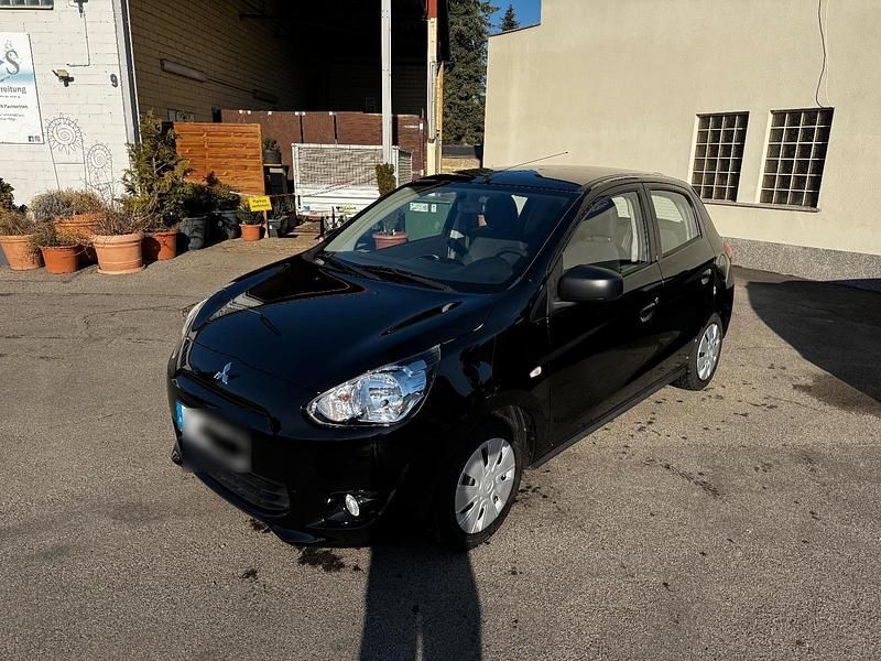 Gebraucht Mitsubishi Space Star 71 PS (52 kW) 2014 Schwarz Van / Kleinbus