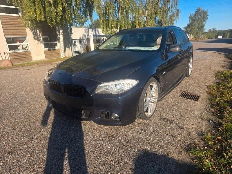 Blau Gebraucht 2011 BMW 525 Sport Line Kombi | 6.000 € (Guter Preis) - Bild 1/4