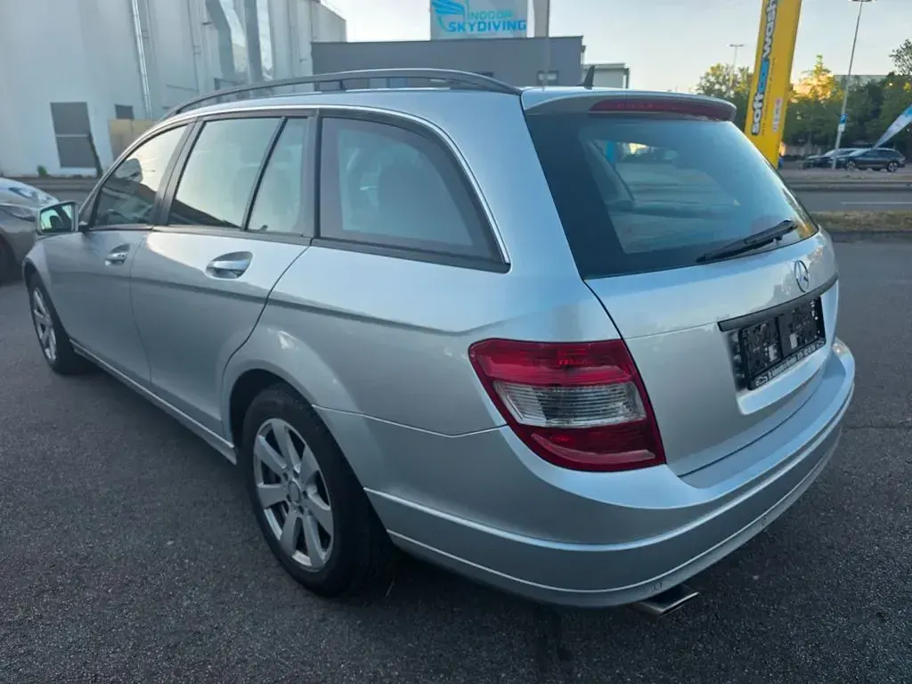 Gebraucht Mercedes C200 Elegance 184 PS (135 kW) 2009 Silber Limousine