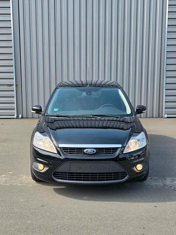Second-hand Ford Focus 101 CP (74 kW) 2008 Negru Hatchback