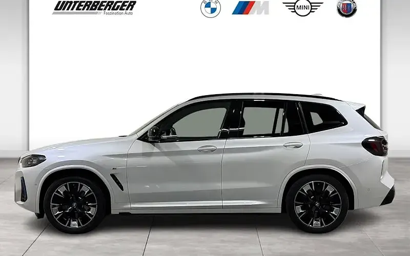 Gebraucht BMW iX3 Impressive 210 kW (286 PS) 2022 Mineralweiß SUV