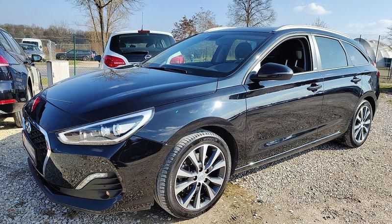 Schwarz Gebraucht 2020 Hyundai i30 YES! Kombi | 15.400 € (Fairer Preis) - Bild 1/4