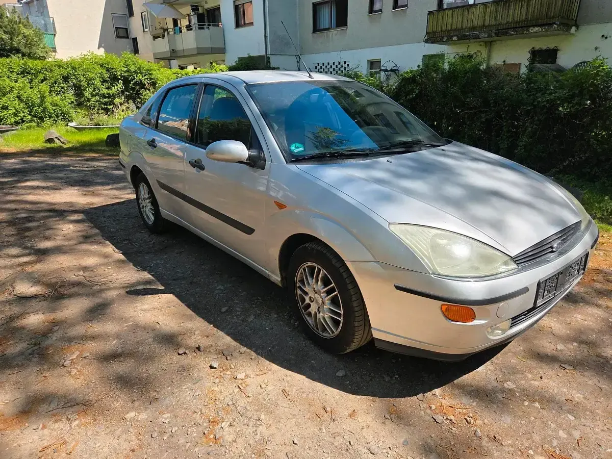 Second-hand Ford Focus 1999 Argintiu Berlinǎ