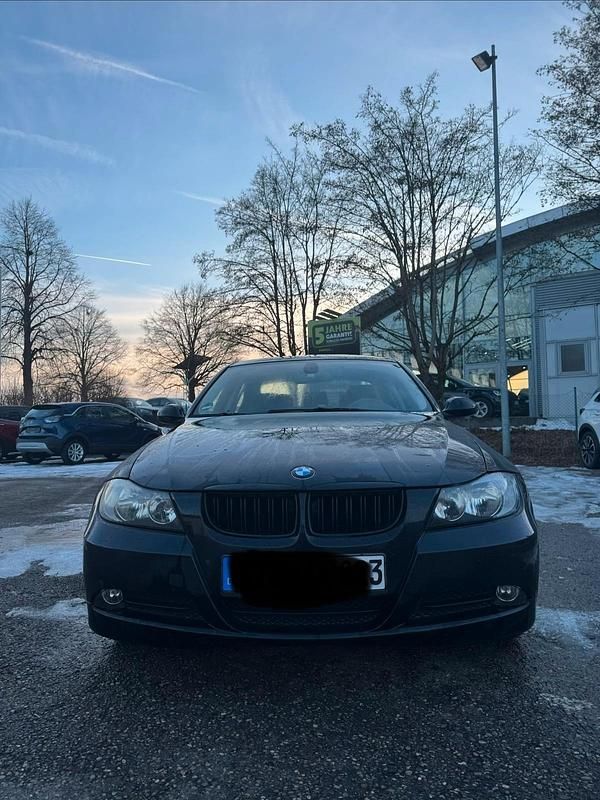 Gebraucht BMW 318 129 PS (94 kW) 2007 Schwarz Limousine