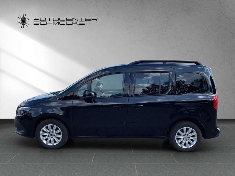 Gebraucht Mercedes T180 Progressive 131 PS (96 kW) 2024 Schwarz Van / Kleinbus