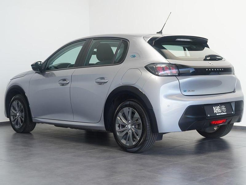 Gebraucht Peugeot e-208 Active 100 kW (136 PS) 2022 Grau Kleinwagen