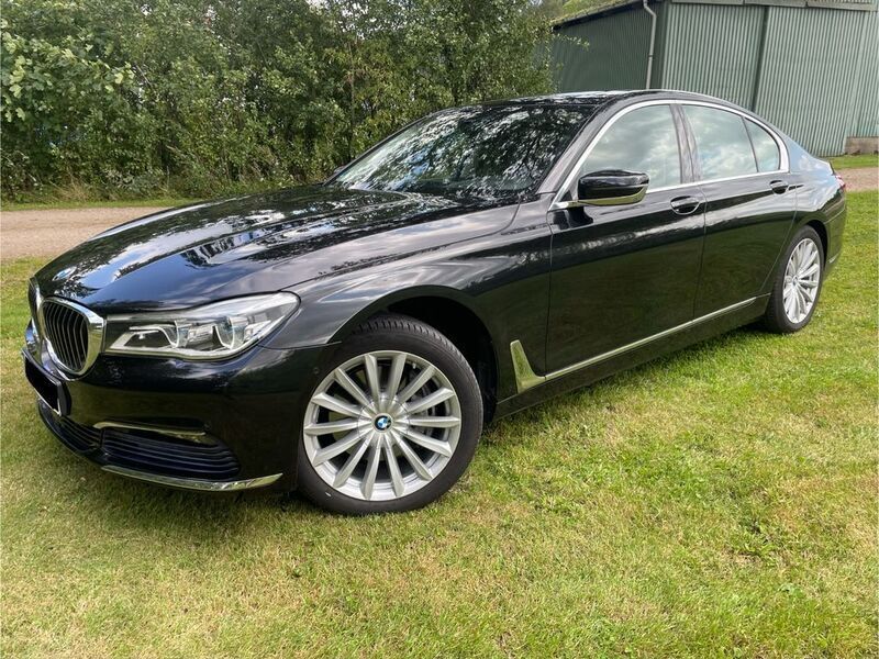 Schwarz Gebraucht 2015 BMW 730 Comfort Edition Limousine | 31.990 € (Superpreis) - Bild 1/4