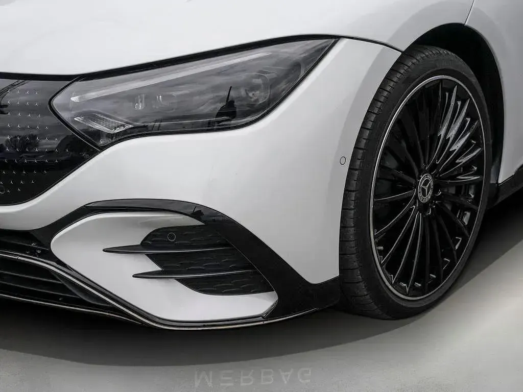 Gebraucht Mercedes EQE350 AMG line 214 kW (292 PS) 2023 Opalithweiß Limousine