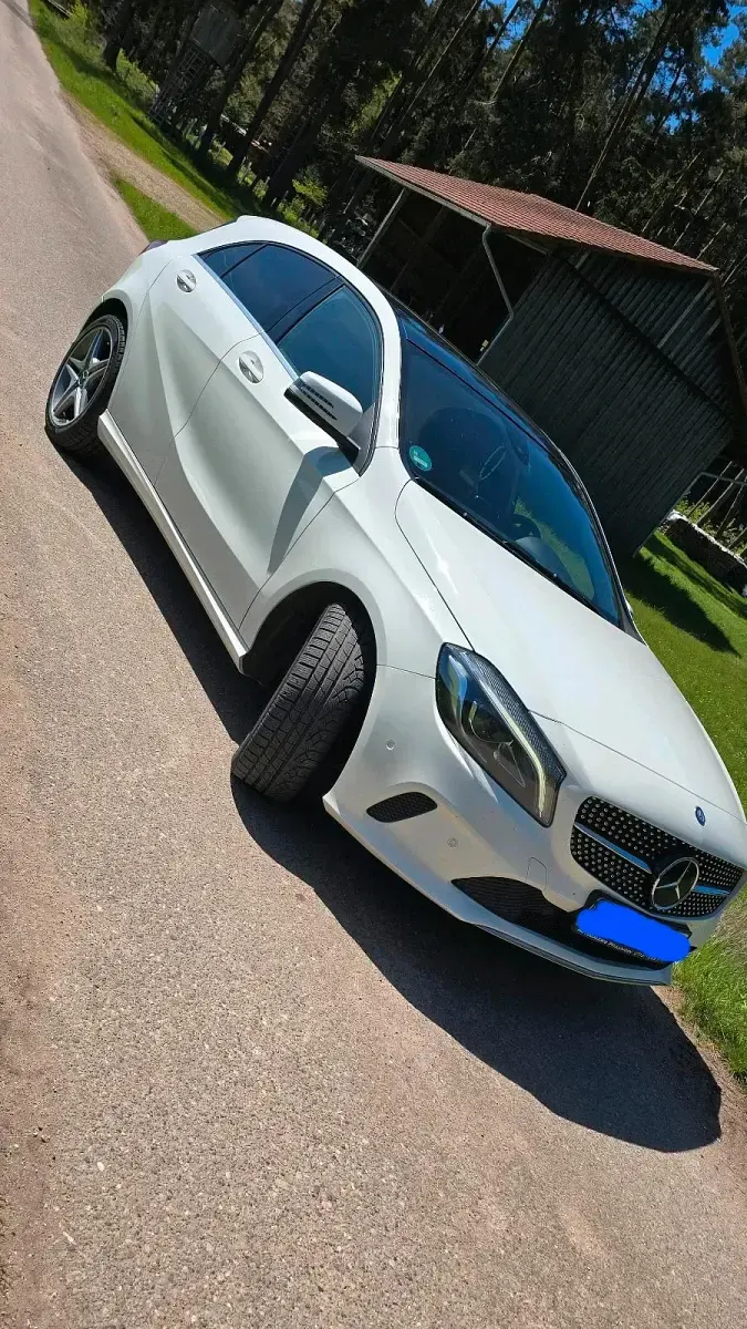 Gebraucht Mercedes A180 109 PS (80 kW) 2016 Weiß Kleinwagen