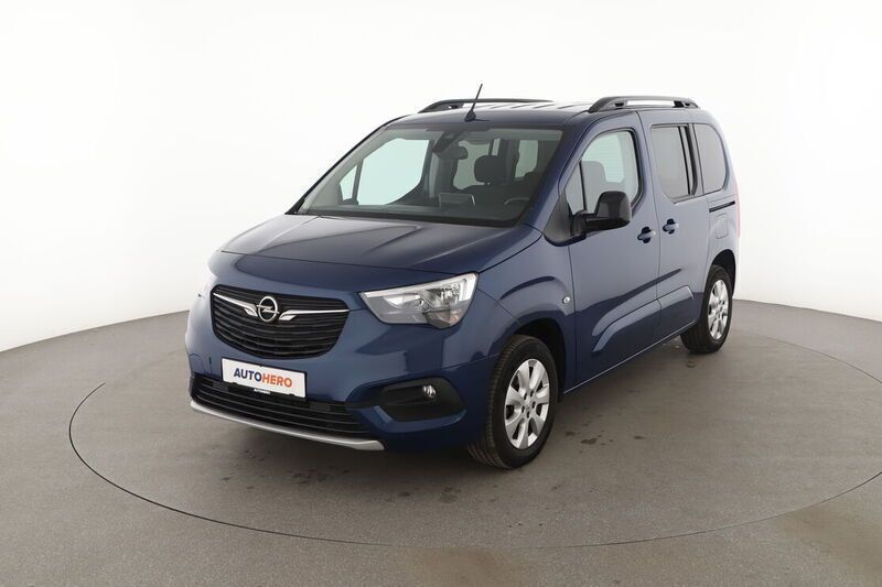 Blau Gebraucht 2022 Opel Combo Life Ultimate Van / Kleinbus | 25.790 € (Teuer) - Bild 1/4