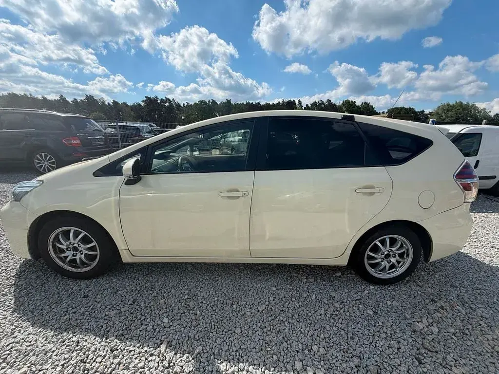 Gebraucht Toyota Prius+ 99 PS (72 kW) 2019 Weiß Van / Kleinbus