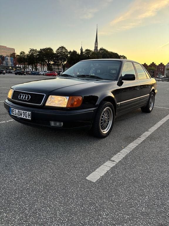 Schwarz Gebraucht 1991 Audi 100 Limousine | 7.300 € - Bild 1/4