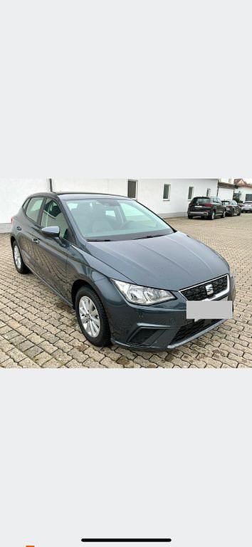 Grau Gebraucht 2019 Seat Ibiza Style Limousine | 6.900 € (Fairer Preis) - Bild 1/4