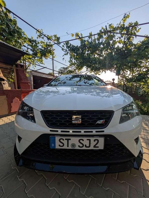 Weiß Gebraucht 2015 Cupra Leon Limousine | 15.000 € (Etwas zu teuer) - Bild 1/4