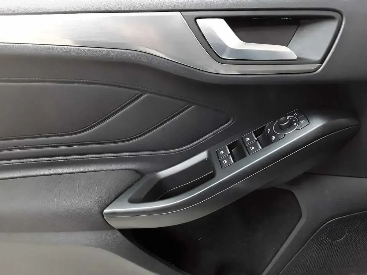 Używany Ford Focus Titanium X 116 KM (85 kW) 2023 Biały Kombi