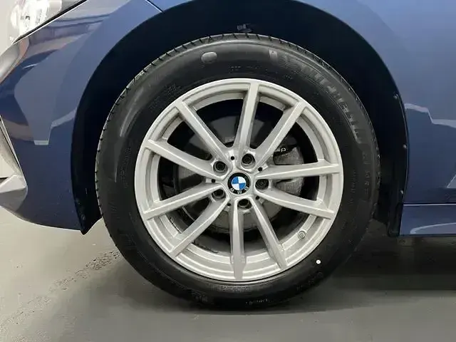 Gebraucht BMW 320 Shadowline 190 PS (139 kW) 2023 Blau Limousine