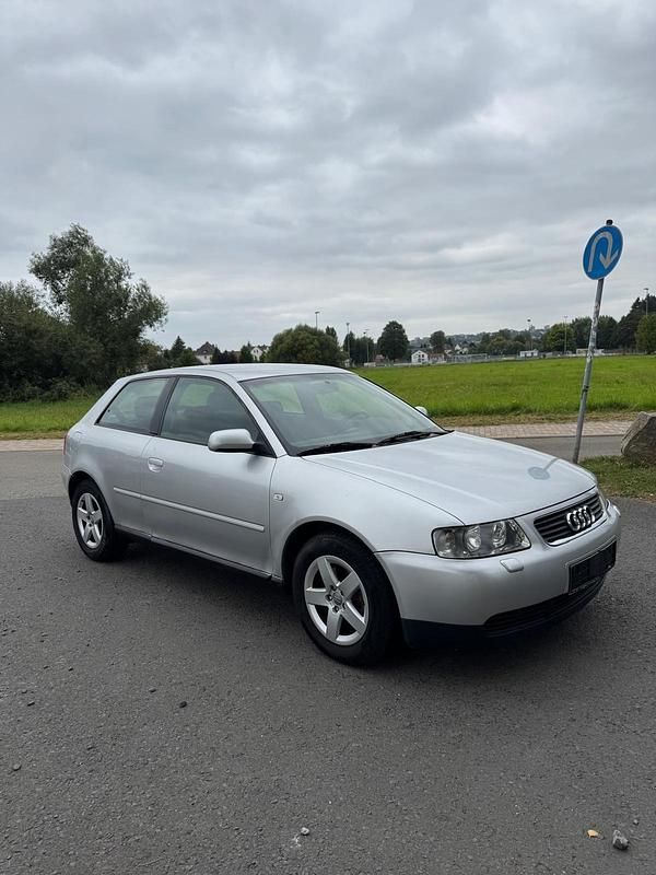 Silber Gebraucht 2001 Audi A3 Kleinwagen | 1.550 € (Guter Preis) - Bild 1/4