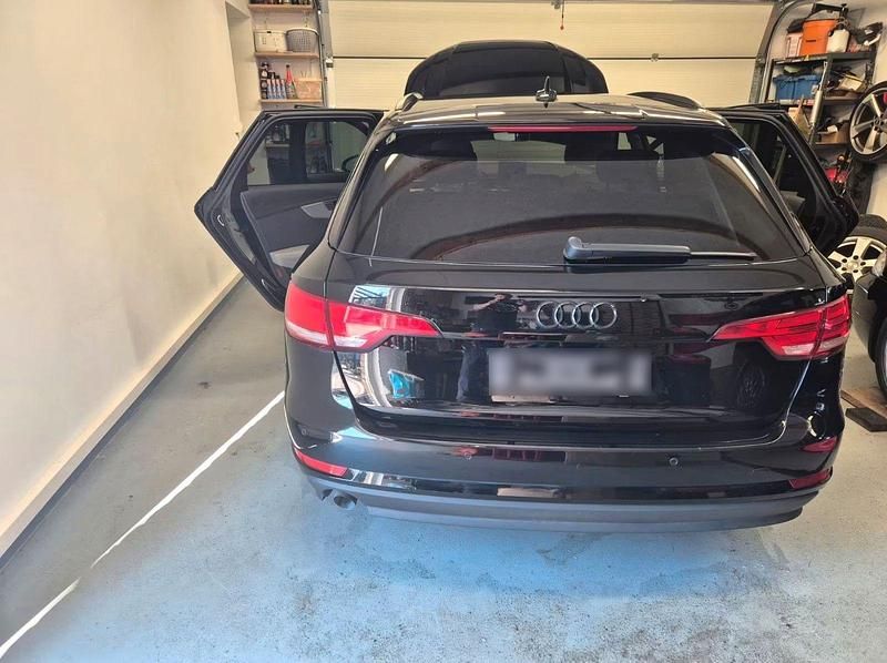 Gebraucht Audi A4 150 PS (110 kW) 2018 Schwarz Kombi