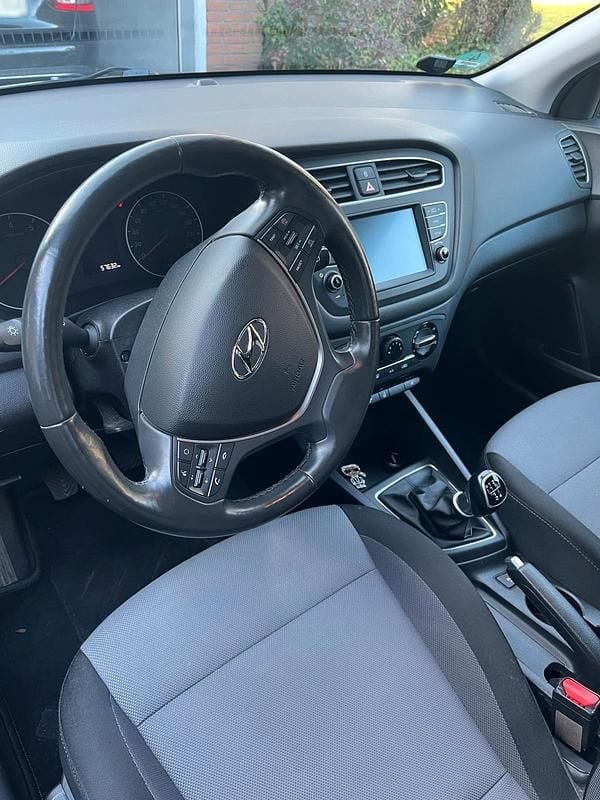 Gebraucht Hyundai i20 Active 101 PS (74 kW) 2020 Schwarz Kleinwagen