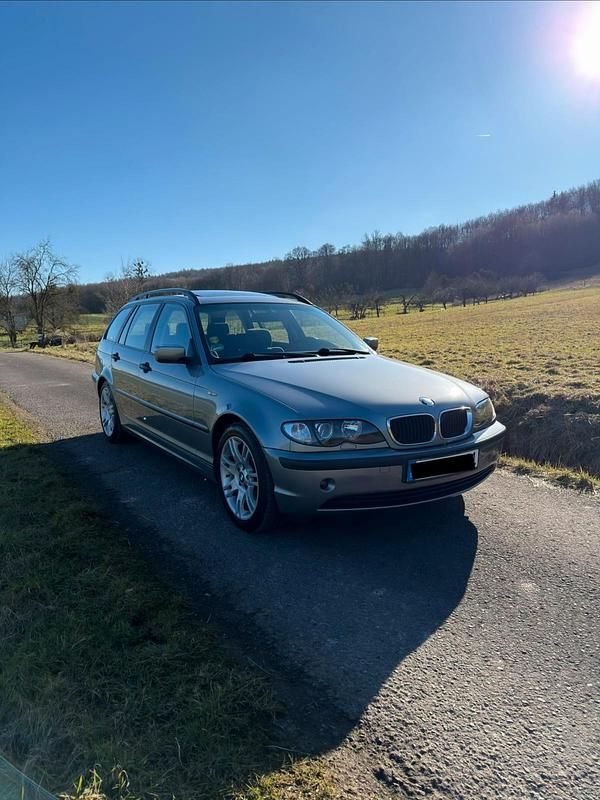 Gebraucht BMW 318 150 PS (110 kW) 2003 Grau Kombi