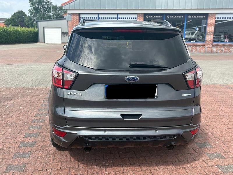 Gebraucht Ford Kuga ST-Line 175 PS (128 kW) 2018 Grau SUV