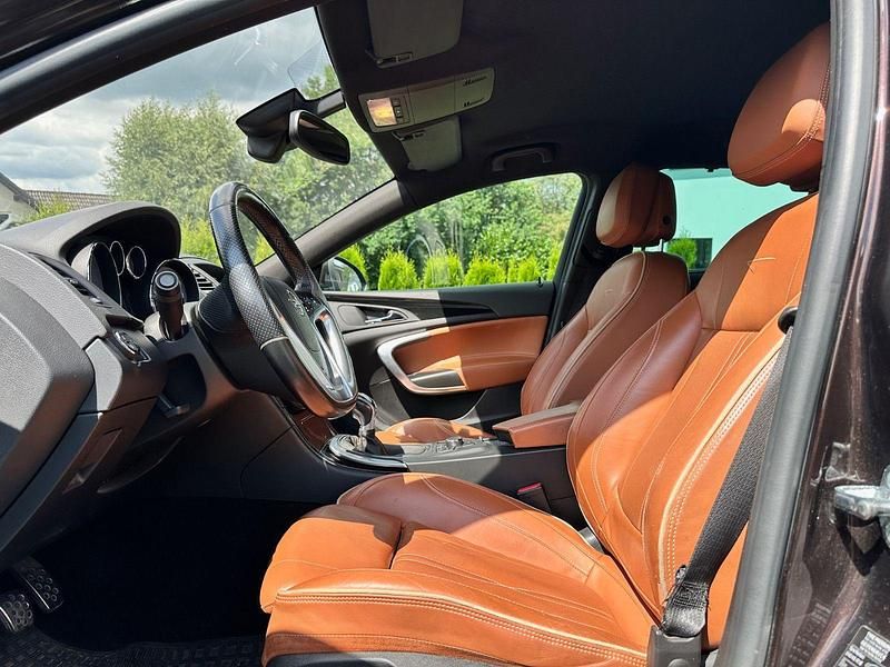 Braun Gebraucht 2012 Opel Insignia Kombi | 3.999 € (Fairer Preis) - Bild 1/4